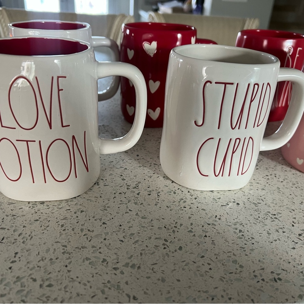 Rae Dunn lot of 10 Valentines mugs - Picture 7 of 11